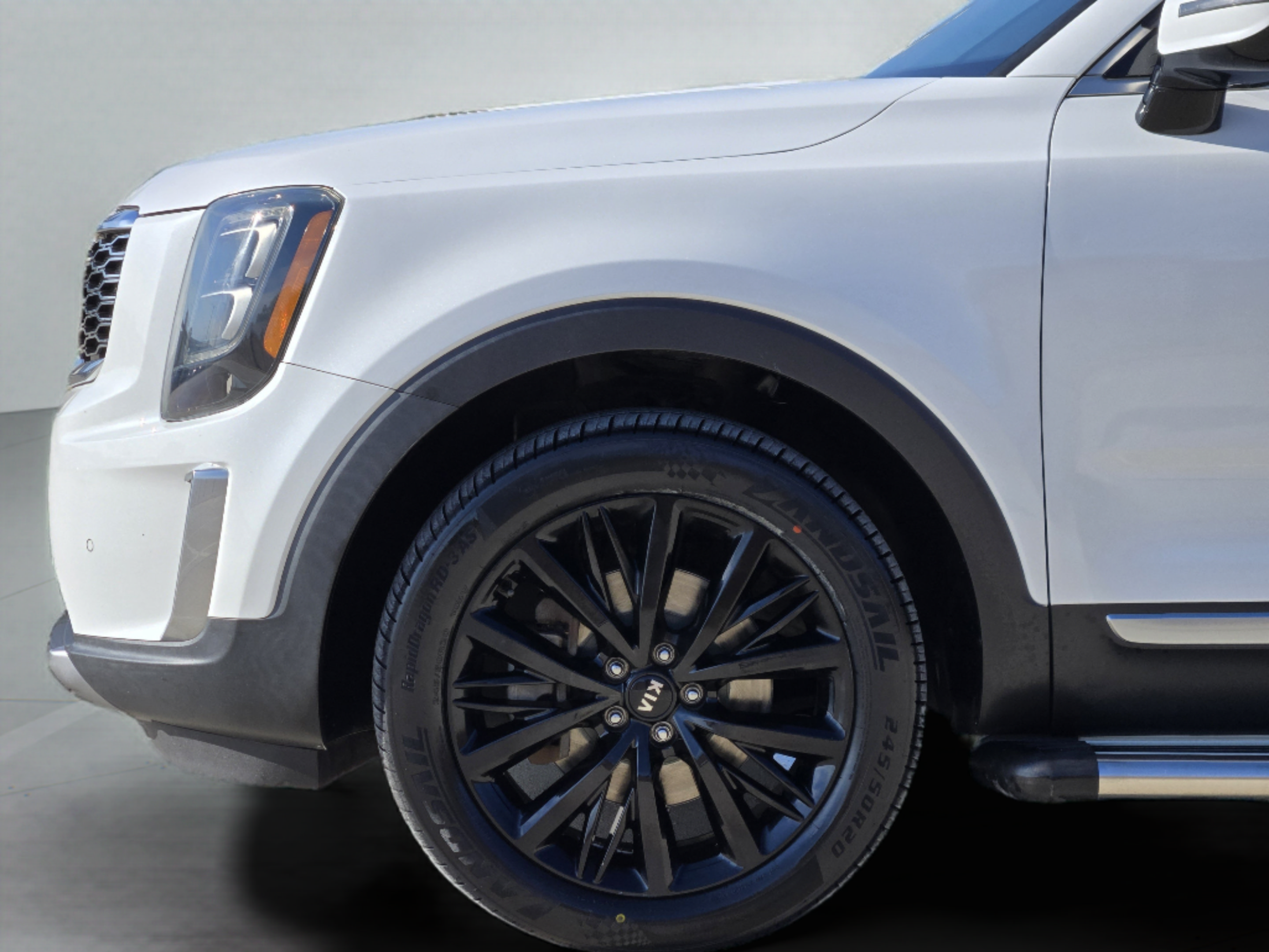 Used 2020 Kia Telluride SX w/ Towing Package FWD image 29