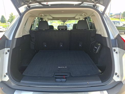 Used 2023 Nissan Rogue SV w/ SV Premium Package AWD/4WD image 29