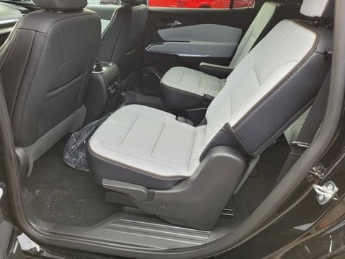 New 2026 Chevrolet Traverse High Country image 7