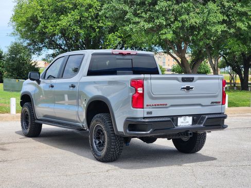 Used 2025 Chevrolet Silverado 1500 ZR2 w/ Technology Package AWD/4WD image 4