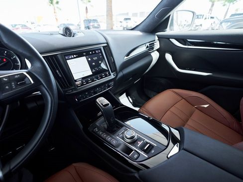 Used 2022 Maserati Levante Modena image 43