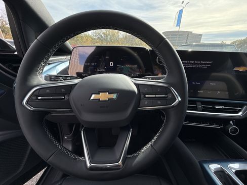 New 2026 Chevrolet Equinox EV LT image 16