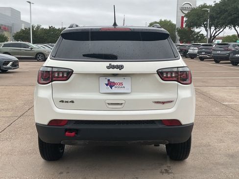 Used 2019 Jeep Compass Trailhawk AWD/4WD image 6