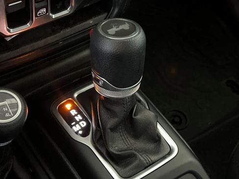 Used 2021 Jeep Wrangler Unlimited Sport AWD/4WD image 22