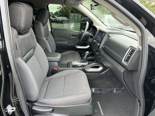 Used 2024 Nissan Frontier SV w/ Technology Package AWD/4WD image 3