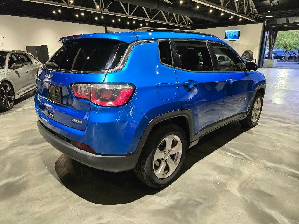 Used 2017 Jeep Compass Latitude w/ Popular Equipment Group FWD image 5