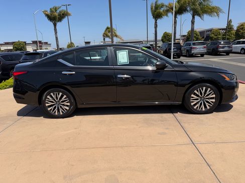 Used 2024 Nissan Altima 2.5 SV FWD image 4