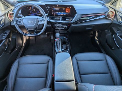 Used 2025 Chevrolet Trax RS image 18