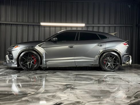Used 2019 Lamborghini Urus AWD/4WD image 4