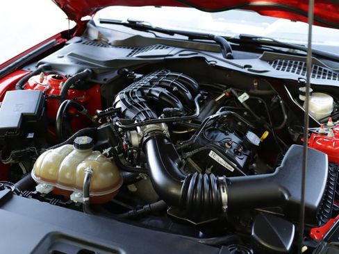 Used 2015 Ford Mustang Convertible w/ Equipment Group 051A RWD image 27