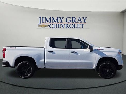 New 2026 Chevrolet Silverado 1500 LT Trail Boss w/ Convenience Package II image 2