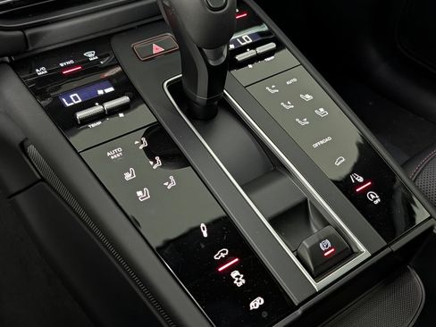New 2026 Porsche Macan GTS AWD/4WD image 28