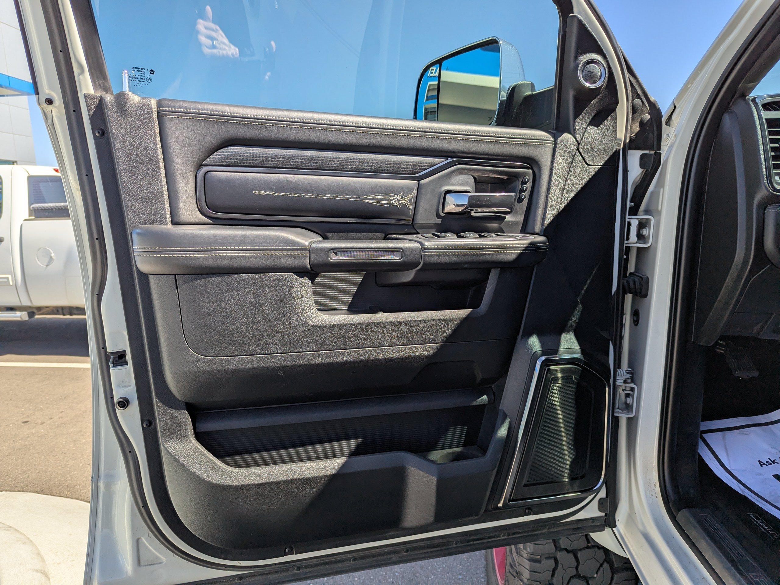 Used 2022 RAM 3500 Limited AWD/4WD image 11