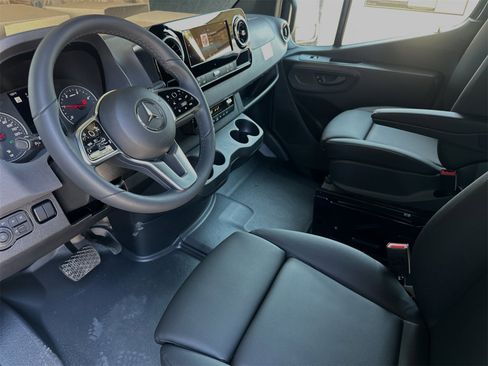 Used 2024 Mercedes-Benz Sprinter 144 Cargo image 10