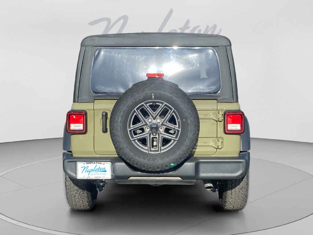 Used 2025 Jeep Wrangler Sport AWD/4WD image 4