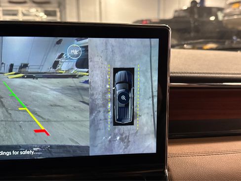 Used 2022 Lincoln Navigator Reserve image 32