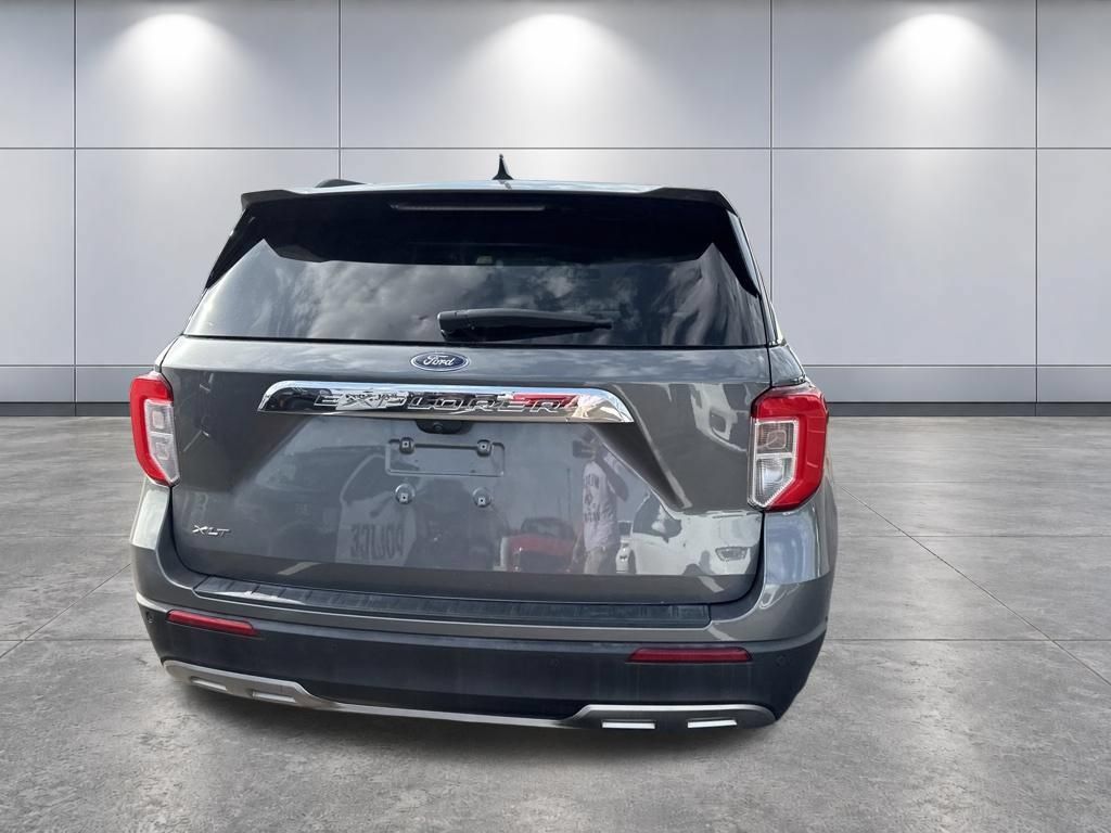 Used 2023 Ford Explorer XLT w/ Equipment Group 202A RWD image 6