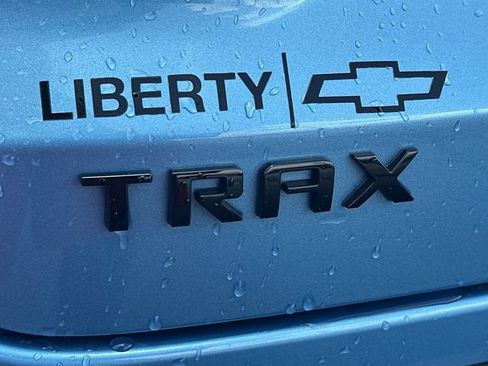 Certified 2025 Chevrolet Trax RS FWD image 28