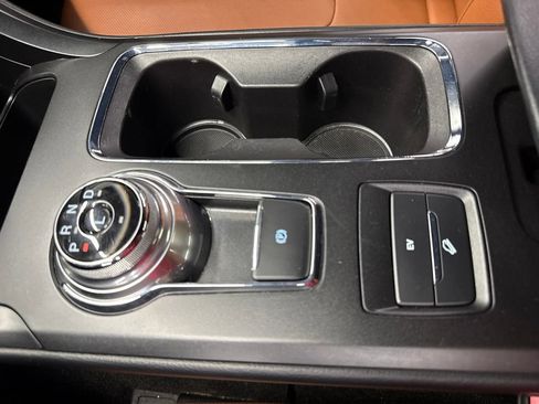 Used 2019 Ford Fusion Energi Titanium FWD image 19