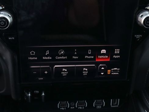 Used 2025 RAM 1500 Limited AWD/4WD image 44