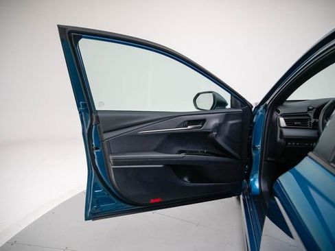 Used 2025 Toyota Camry SE image 14