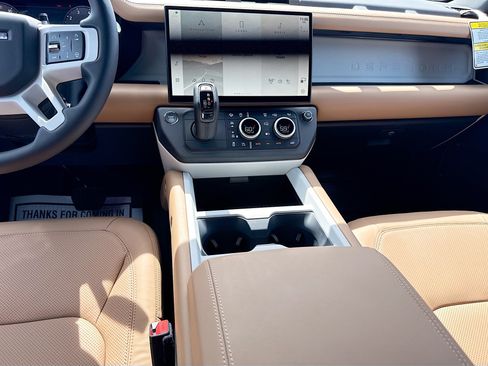 New 2026 Land Rover Defender 110 X-Dynamic SE AWD/4WD image 18