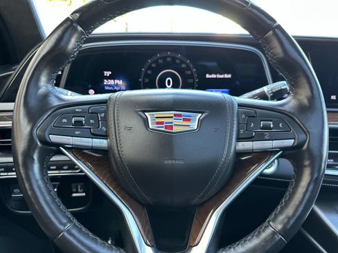Used 2024 Cadillac Escalade ESV Premium Luxury Platinum AWD/4WD image 27