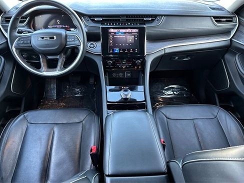 Certified 2022 Jeep Grand Cherokee Limited image 4