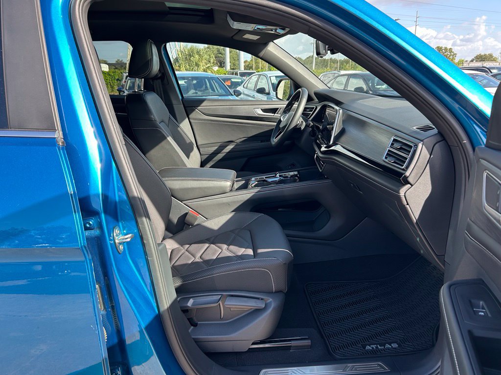 Used 2024 Volkswagen Atlas Cross Sport SE AWD/4WD image 36