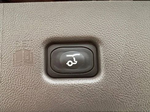 Used 2023 Lincoln Nautilus AWD image 46