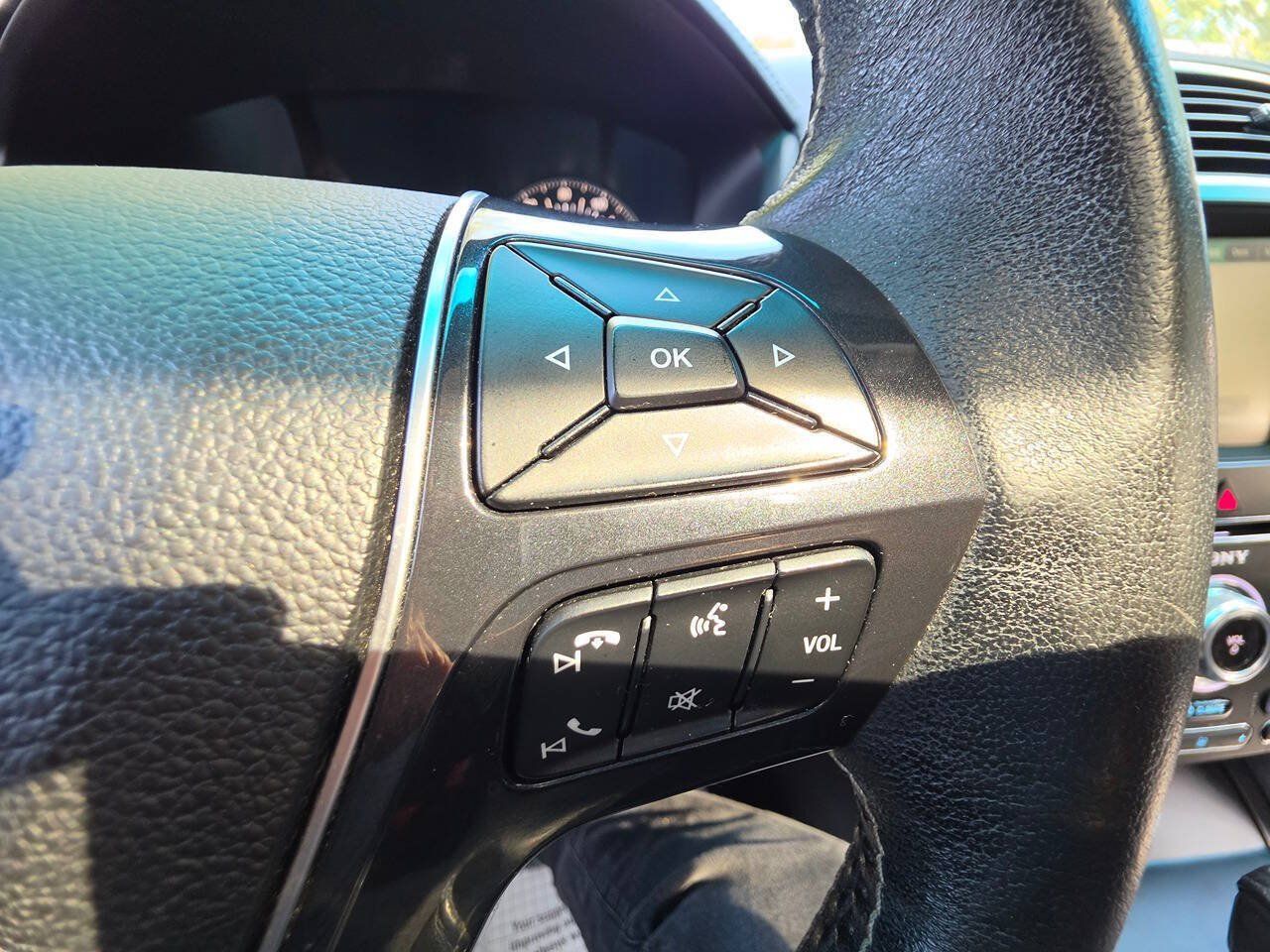 Used 2016 Ford Explorer Platinum AWD/4WD image 44