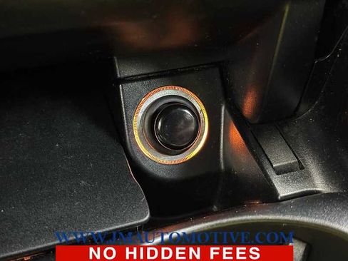 Used 2019 Mercedes-Benz GLC 300 4MATIC image 35