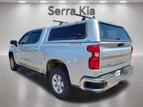 Used 2021 Chevrolet Silverado 1500 LT AWD/4WD image 3