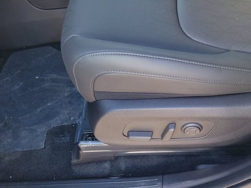 New 2026 Kia Carnival EX FWD image 9