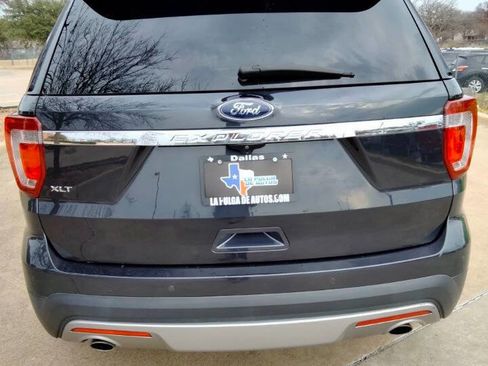 Used 2017 Ford Explorer XLT w/ Equipment Group 202A image 6