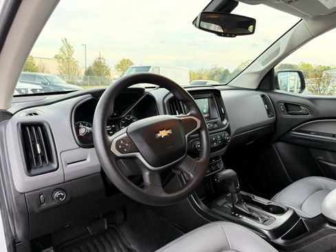 Used 2017 Chevrolet Colorado W/T w/ WT Convenience Package RWD image 16