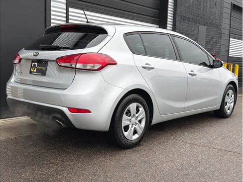 Used 2017 Kia Forte LX FWD image 9
