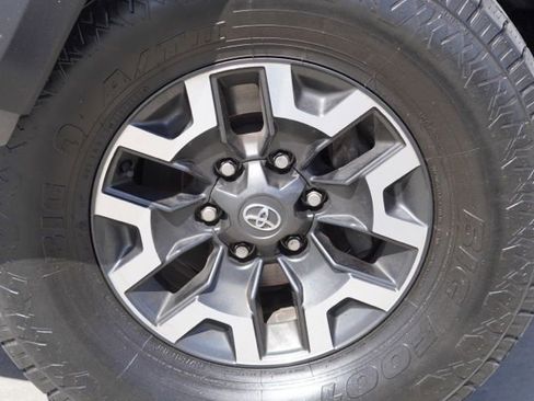 Certified 2021 Toyota Tacoma TRD Off-Road w/ Technology Package image 16