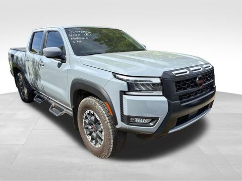 Used 2025 Nissan Frontier PRO-4X w/ Tow Package AWD/4WD image 2