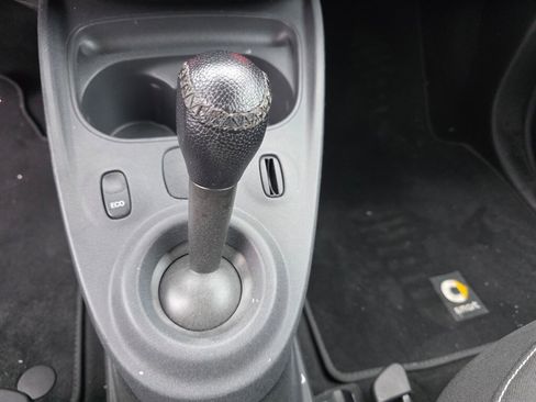 Used 2018 smart fortwo electric drive image 17