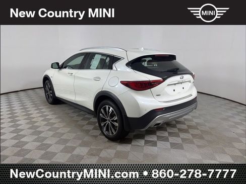Used 2018 INFINITI QX30 Premium w/ Navigation Package image 5