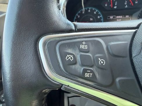 Used 2018 Chevrolet Equinox LT AWD/4WD image 25