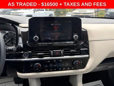 Used 2022 Nissan Pathfinder SV FWD image 23