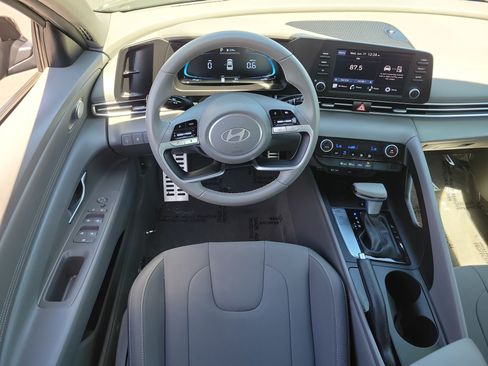 Certified 2025 Hyundai Elantra Sport FWD image 7