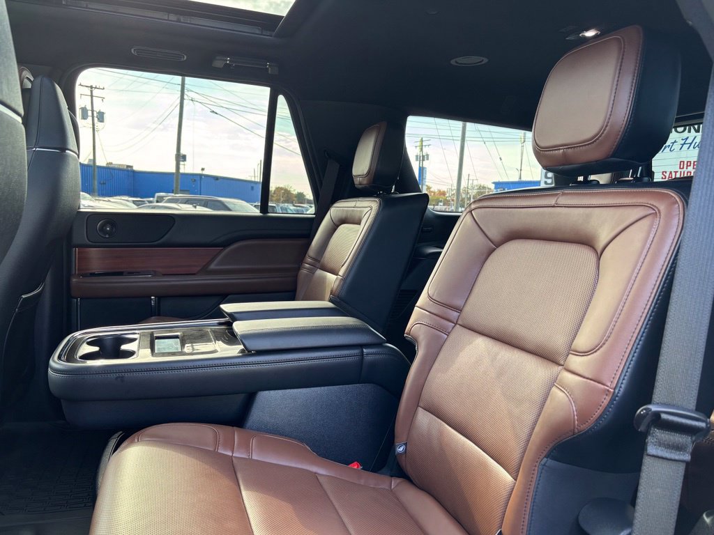 Used 2024 Lincoln Navigator Reserve w/ Monochromatic Package AWD/4WD image 20