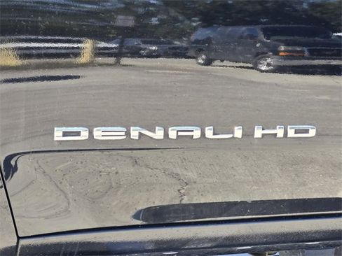 Used 2020 GMC Sierra 3500 Denali w/ Technology Package image 8