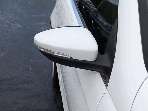 Used 2013 Volkswagen Eos Executive image 11