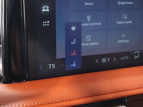 Used 2026 Lincoln Aviator Reserve AWD/4WD image 7
