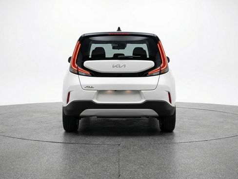 Used 2025 Kia Soul LX w/ LX Technology Package image 7