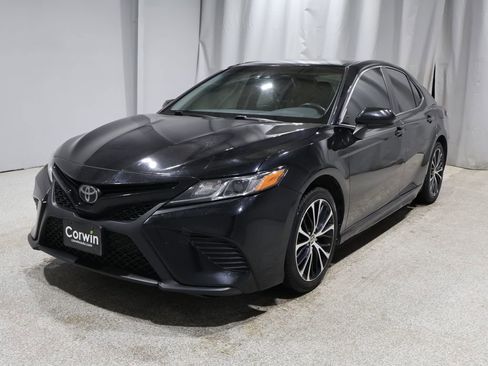 Used 2018 Toyota Camry SE image 6